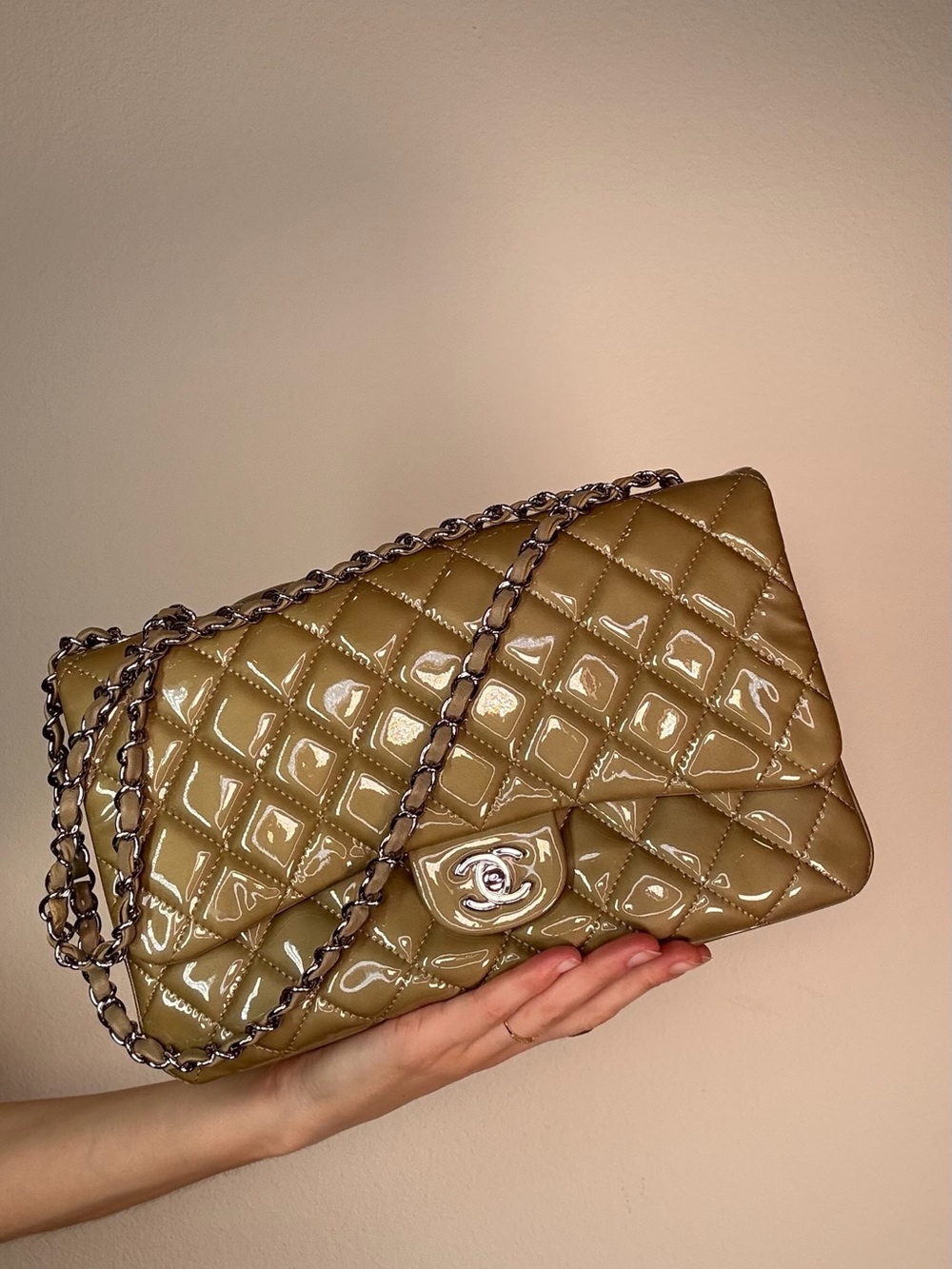 CHANEL Patent Quilted Shoulder Bag in Olive Green